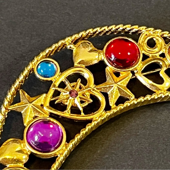 Celestial Crescent Moon Brooch Gold Tone Hearts Stars Whimsigoth Moody Charmed - Picture 6 of 16